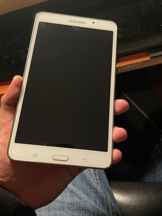 Samsung Galaxy TAB 4 sm:T230 wi-fi impecabila,cu slot de card micro sd