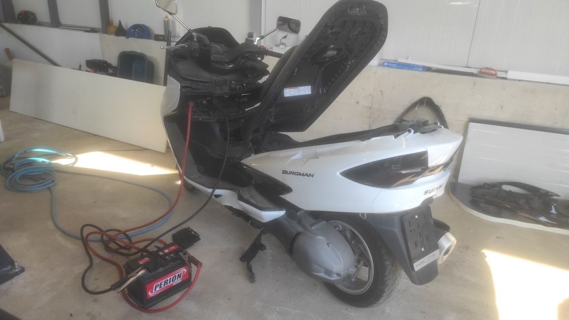 Suzuki Burgman 400 K7 на части