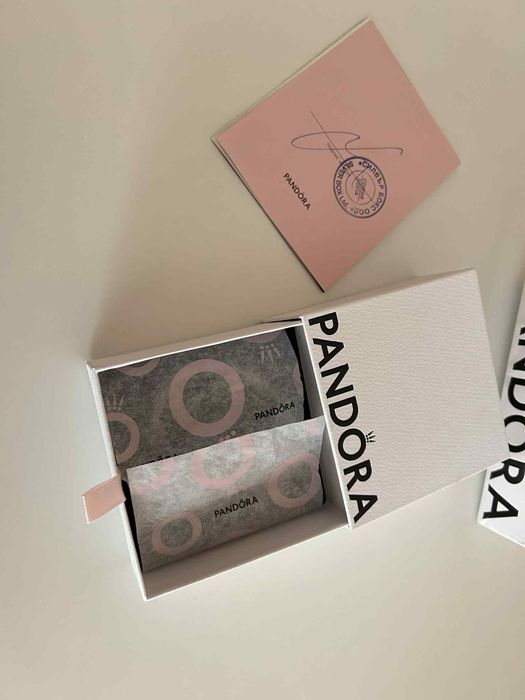 Твърда гривна Pandora