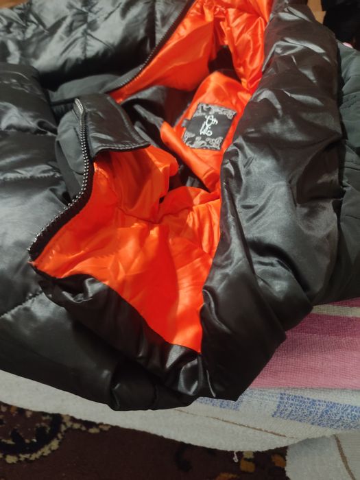 Продам куртку женскую