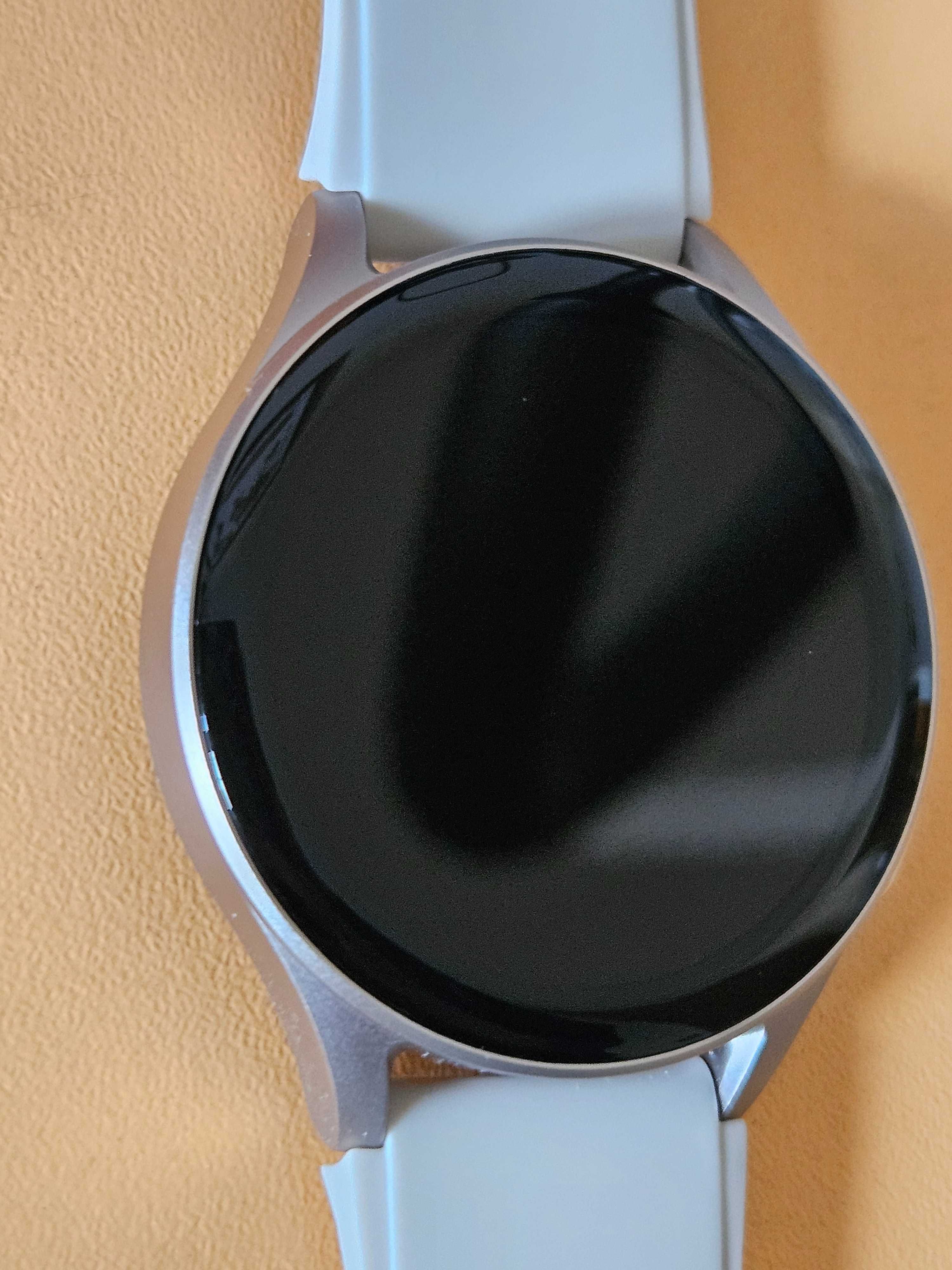 Hama 8900 смарт часовник - НОВ 43mm