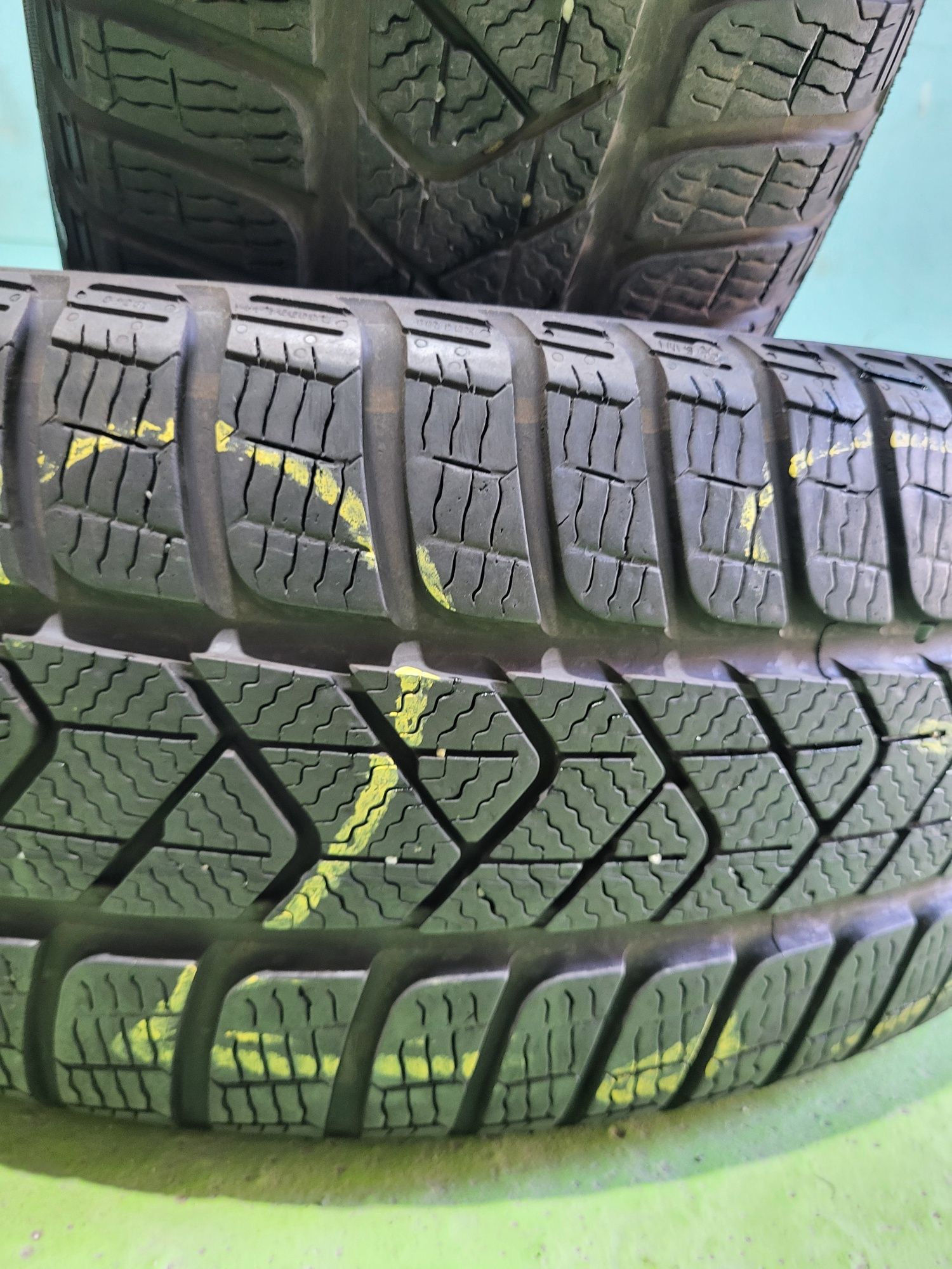 2 бр 215/60/16 Pirelli зимни гуми