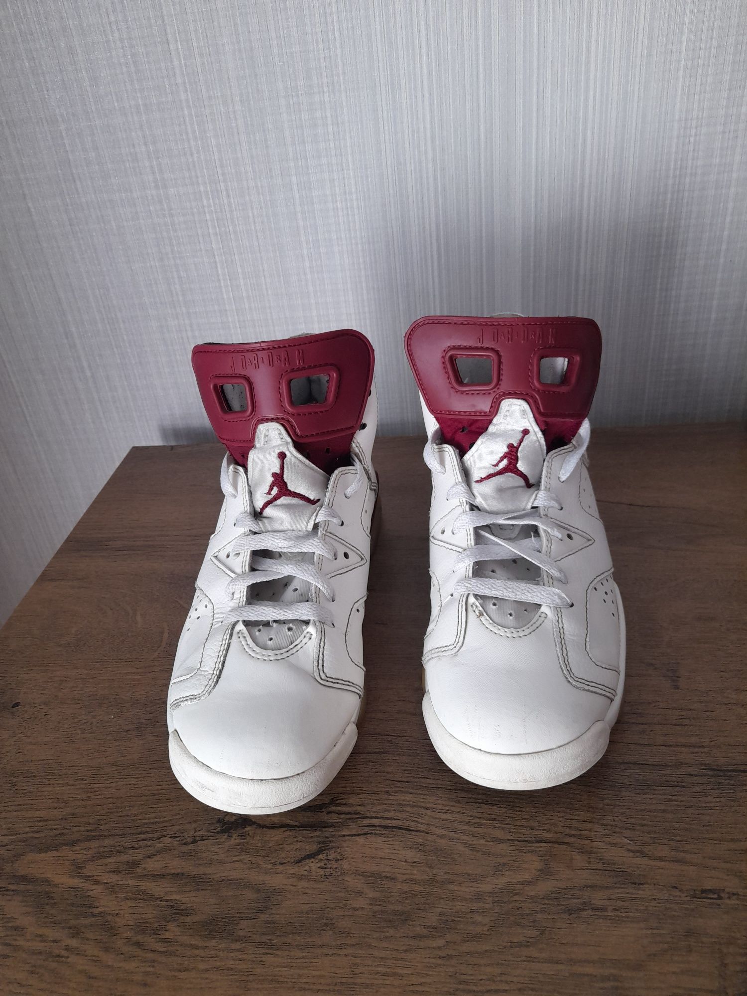 Jordan Air Retro 6 кецове 40 номер.