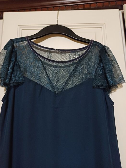 Vând rochiță  Stradivarius