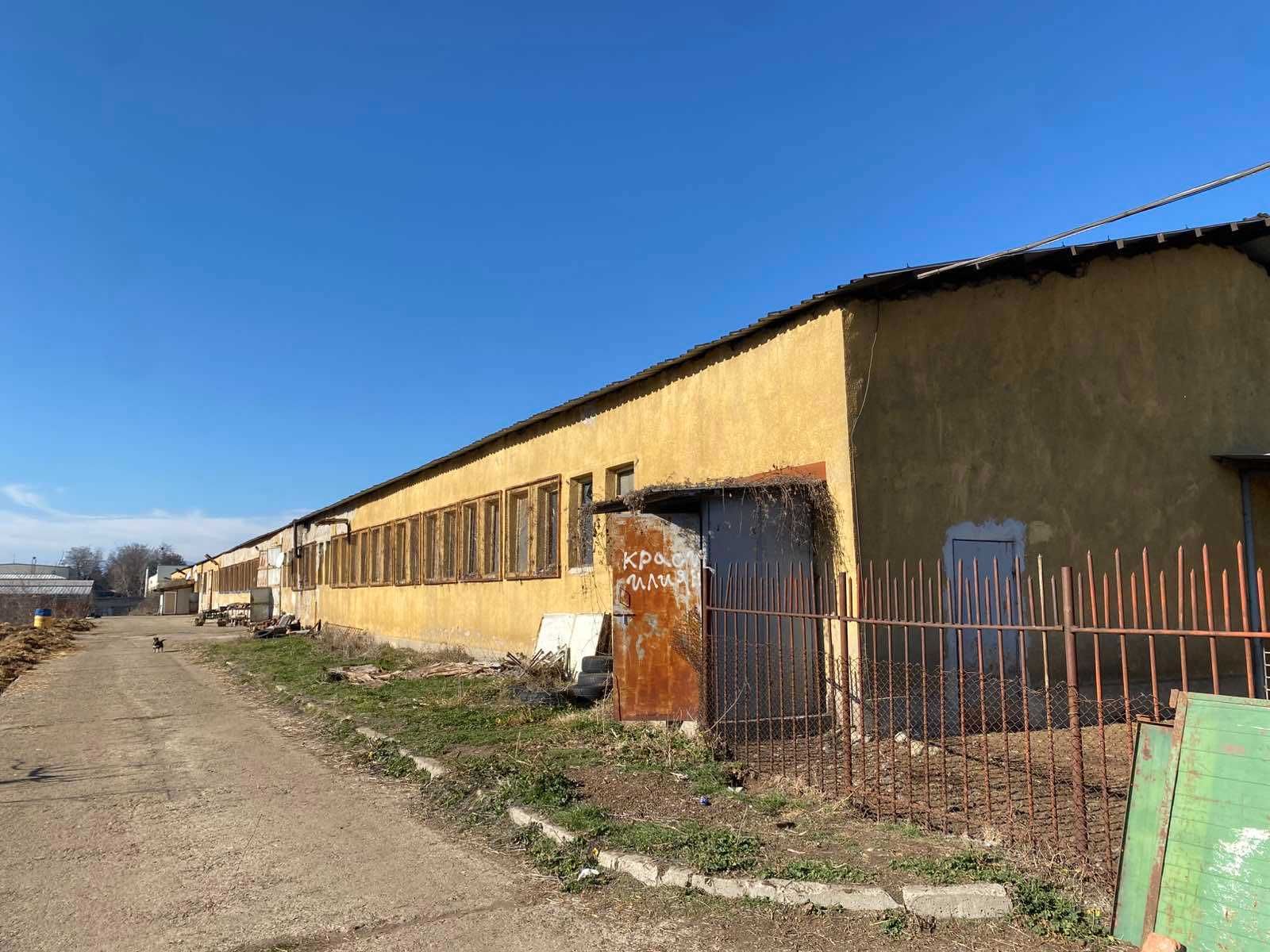 СКЛАД 2000 кв.м., двор 3800 кв.м., село Ведраре