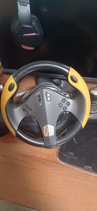 Vând volan gaming PC cu pedală