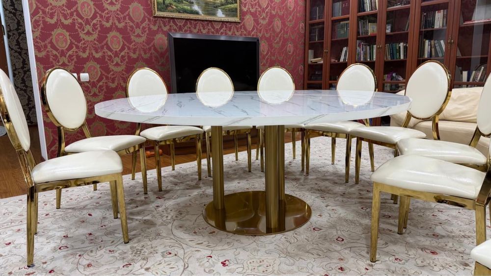 Продается стол со стульями