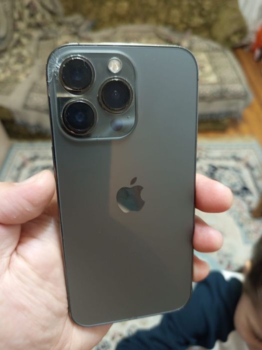 Продам айфон 13 про