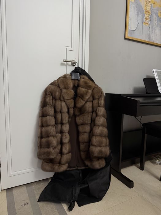 Продам натуральную шубу , соболь