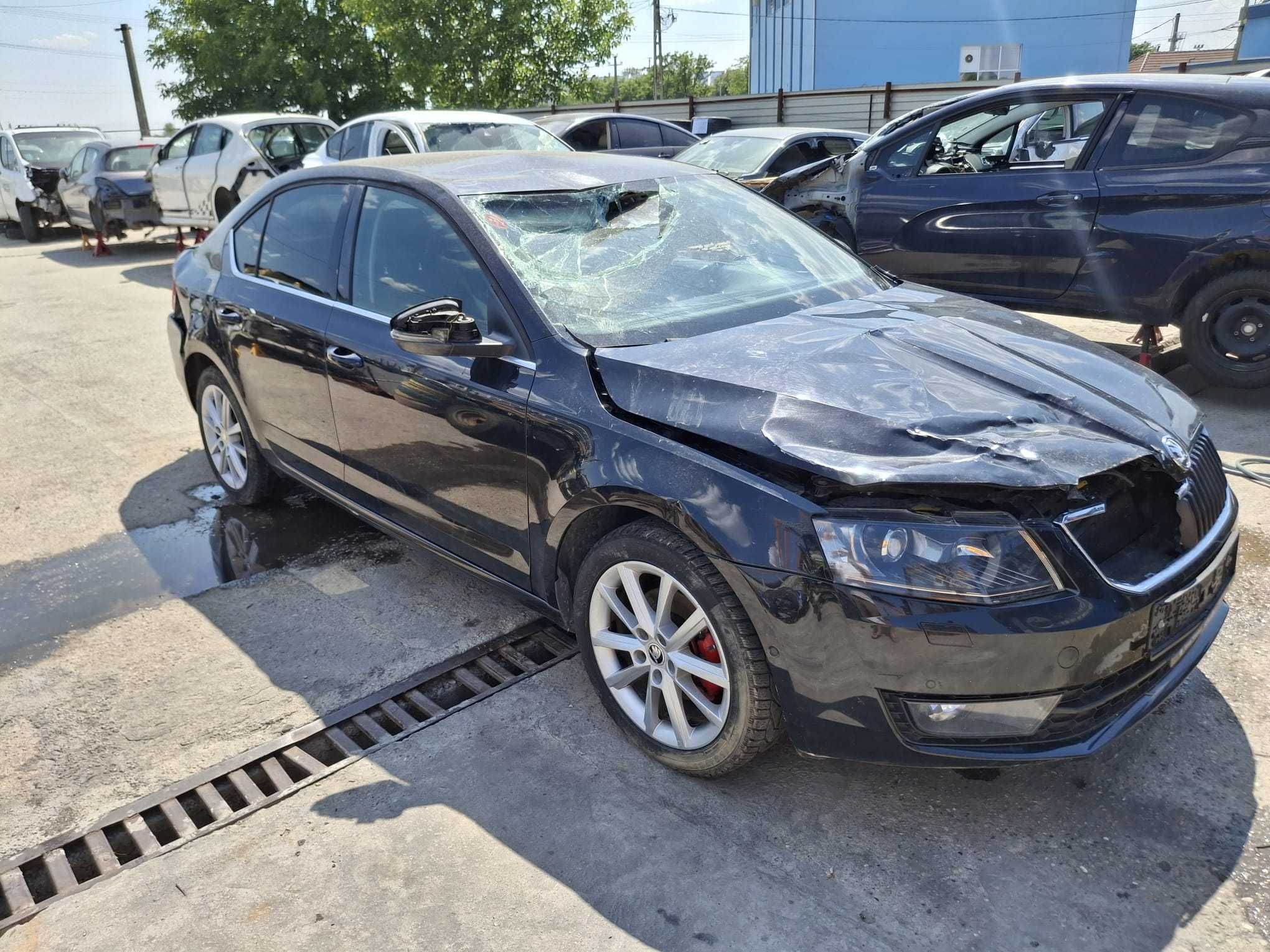 Usa dreapta fata culoare LF9R 5E0831052 Skoda Octavia III