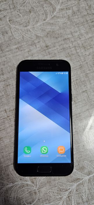 Продаётся самсунг А3