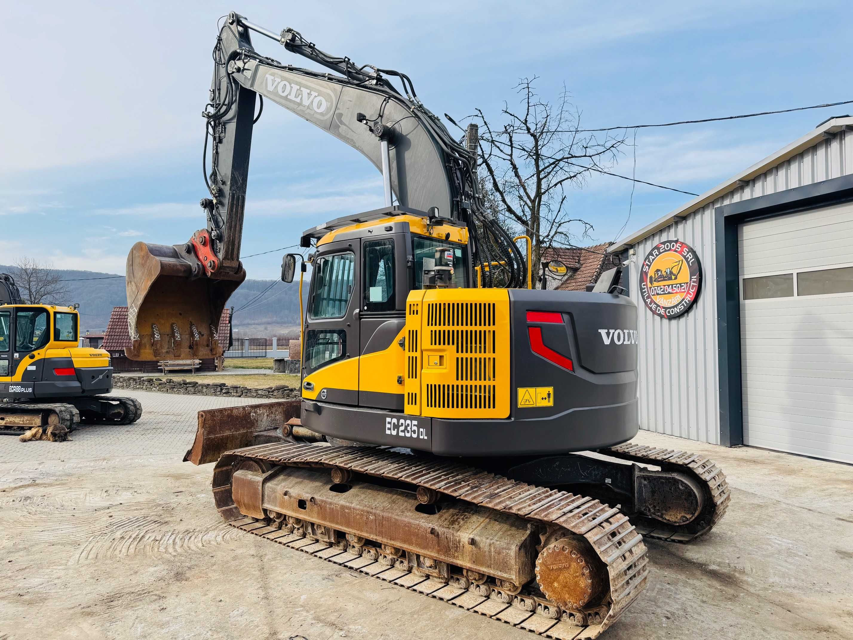 Excavator senile cu lama Volvo ECR 235 DL, an 2014, 28 tone, cupa 1.5m