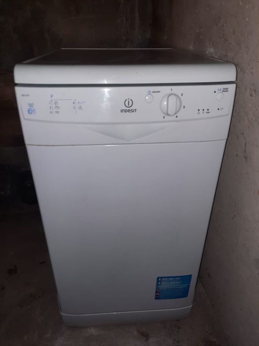 Посудомоечная машина Индезит узкая высота 85, глубина 60 , ширина 45.