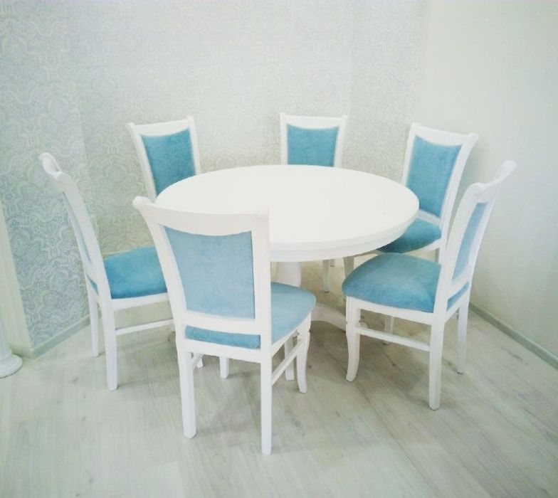 Круглый стол + 6 стульев из натурального дерева по приемлемой цене .