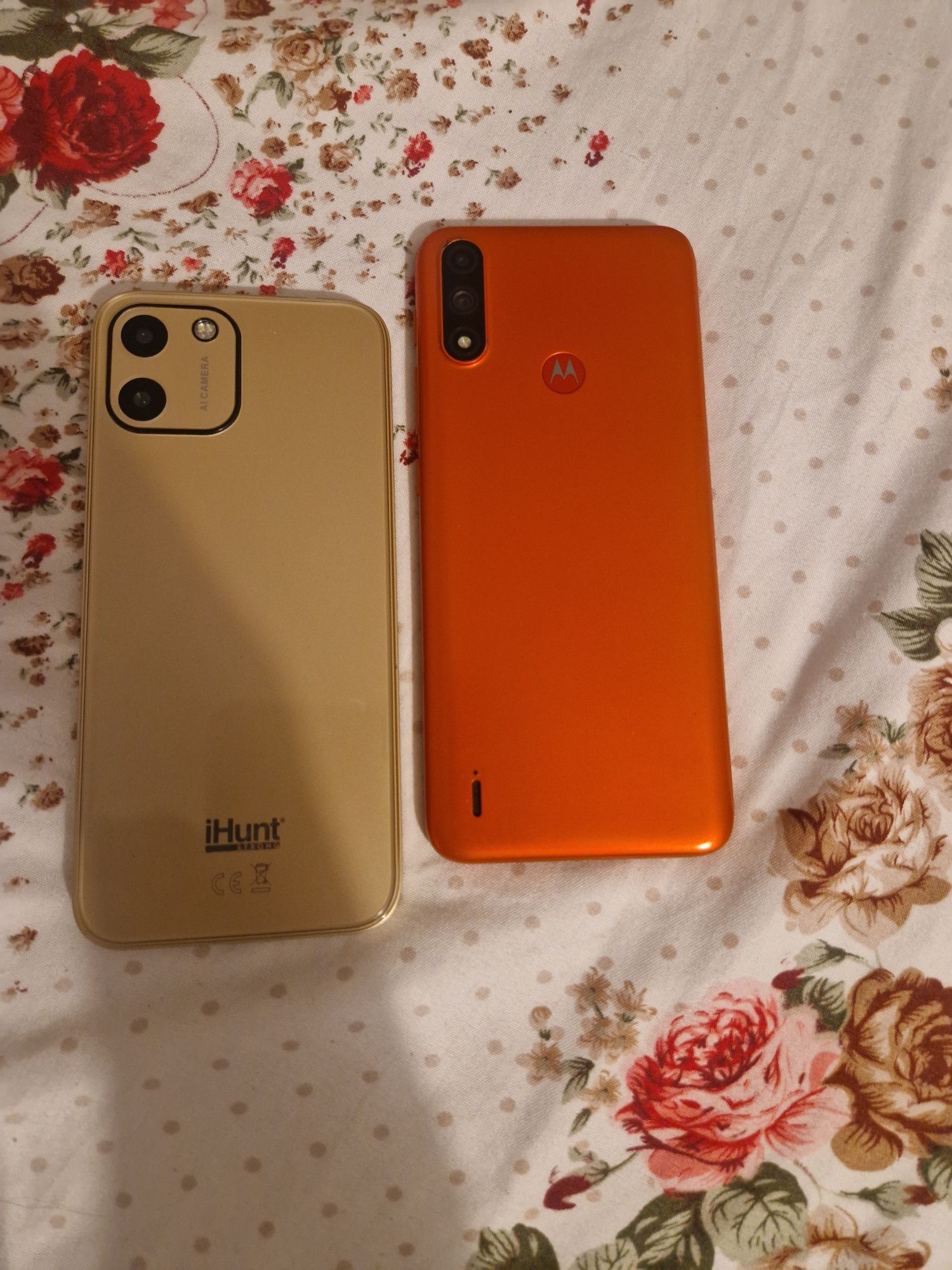 Vând 2 telefoane Motorola moto e7 și ihunt strong