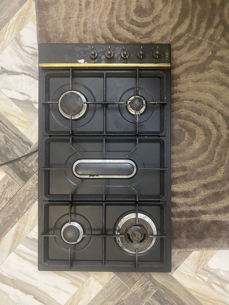Газовый варочный панель от Smeg