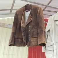Продам женские куртку плащ утеплённый дубленку и кофты 44 размер шерст