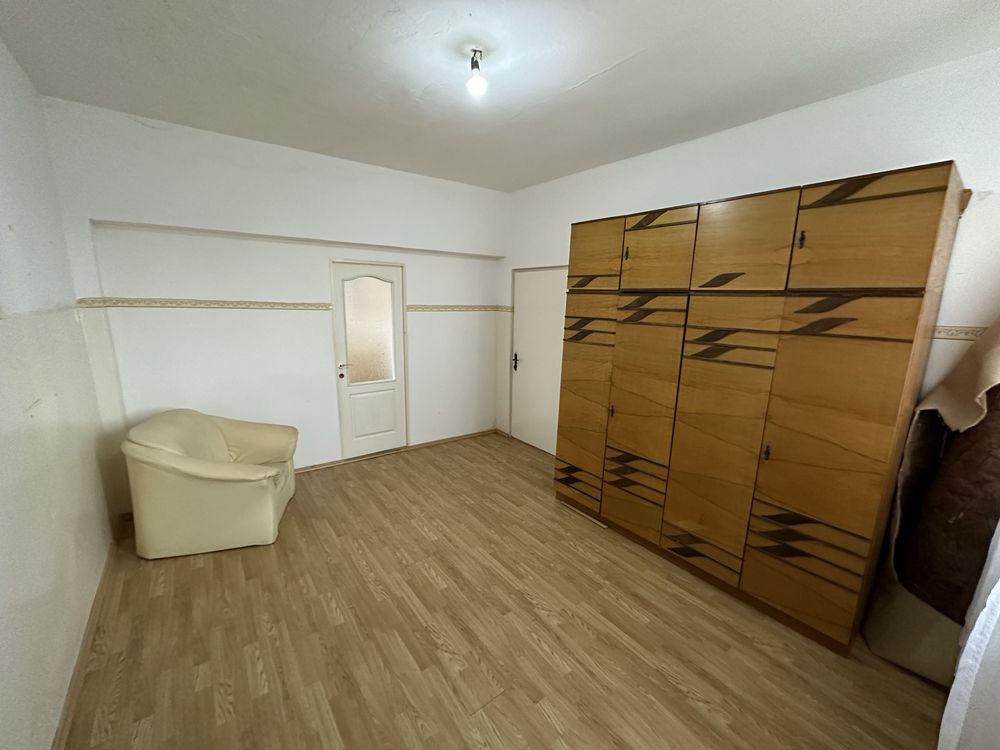 Vand, schimb sau inchiriez clădire cu etaj la 3 minute de Value Center