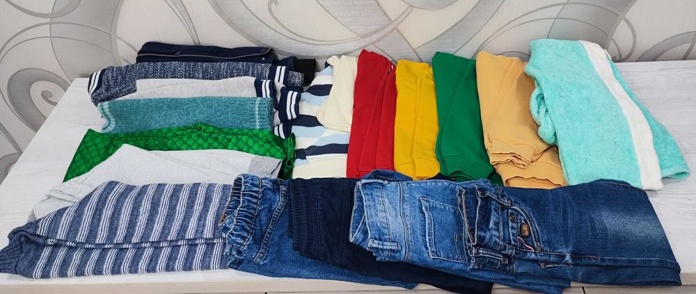 Пакет с вещами для мальчика.