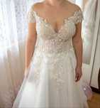 vand rochie mireasa