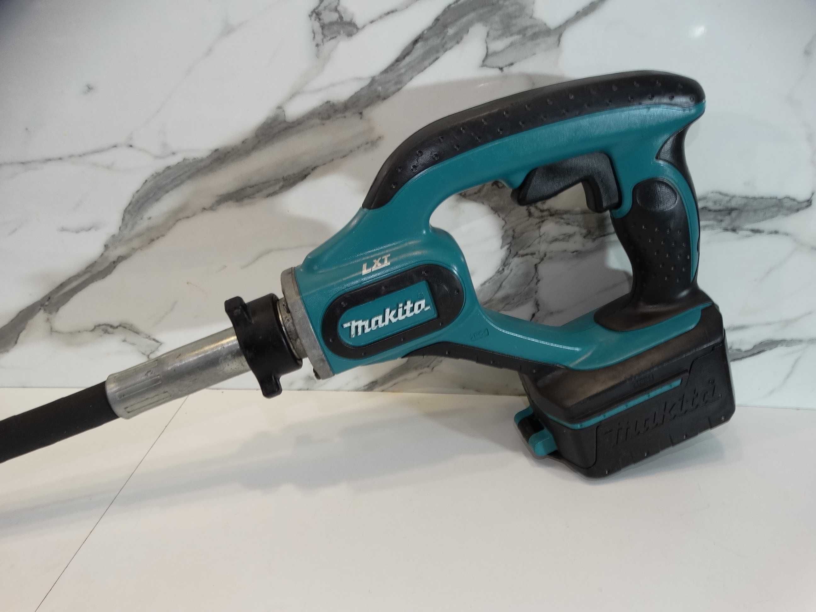 Makita DVR 350 - Вибратор за бетон