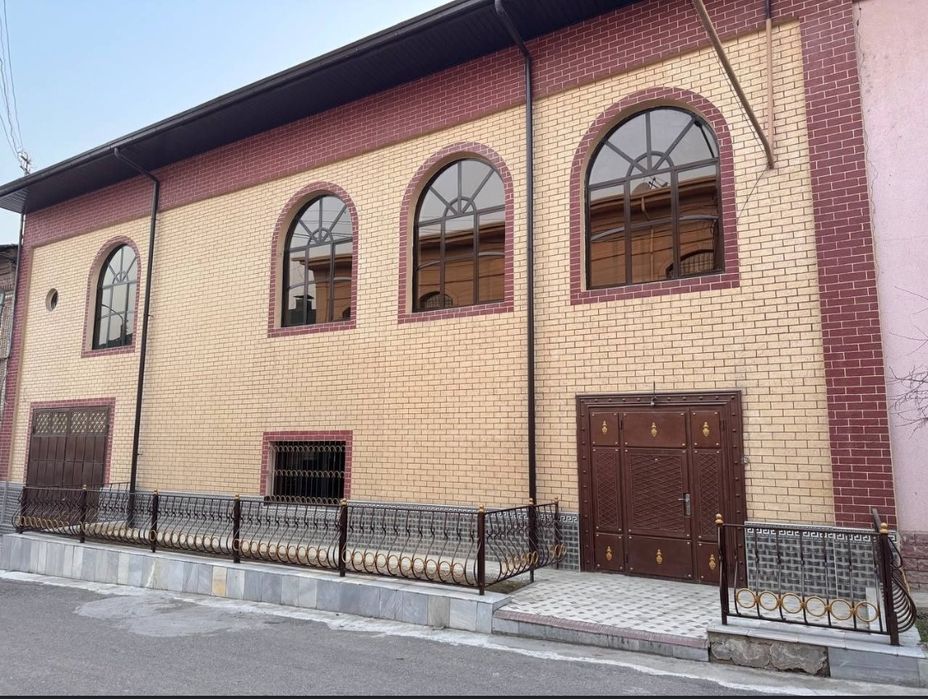 Продается дом 6 соток + помещение 250 м²