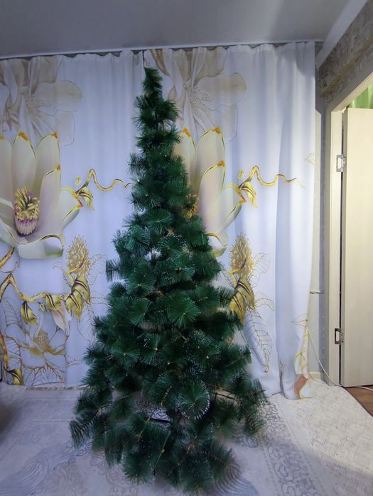 Продам Ёлку состояние новое