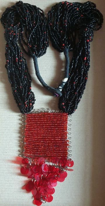 Vand margele si bratari in culori frumoase  si modele deosebite