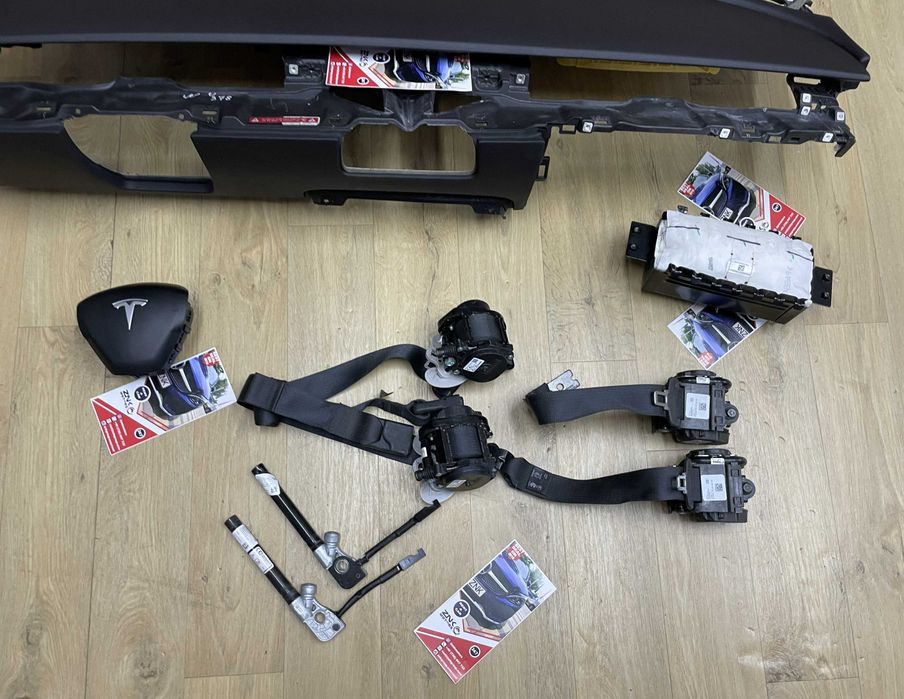 TESLA MODEL 3 - kit airbag - plansa de bord - centuri de siguranta