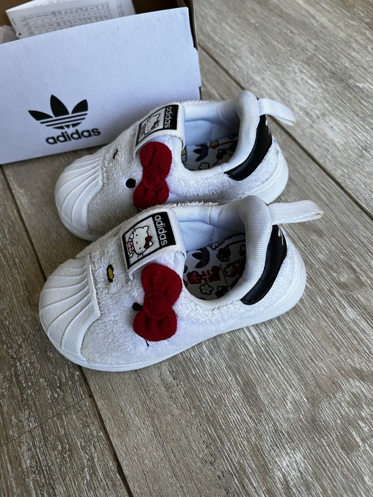 Бебешки маратонки Adidas x Hello Kitty, 20 номер