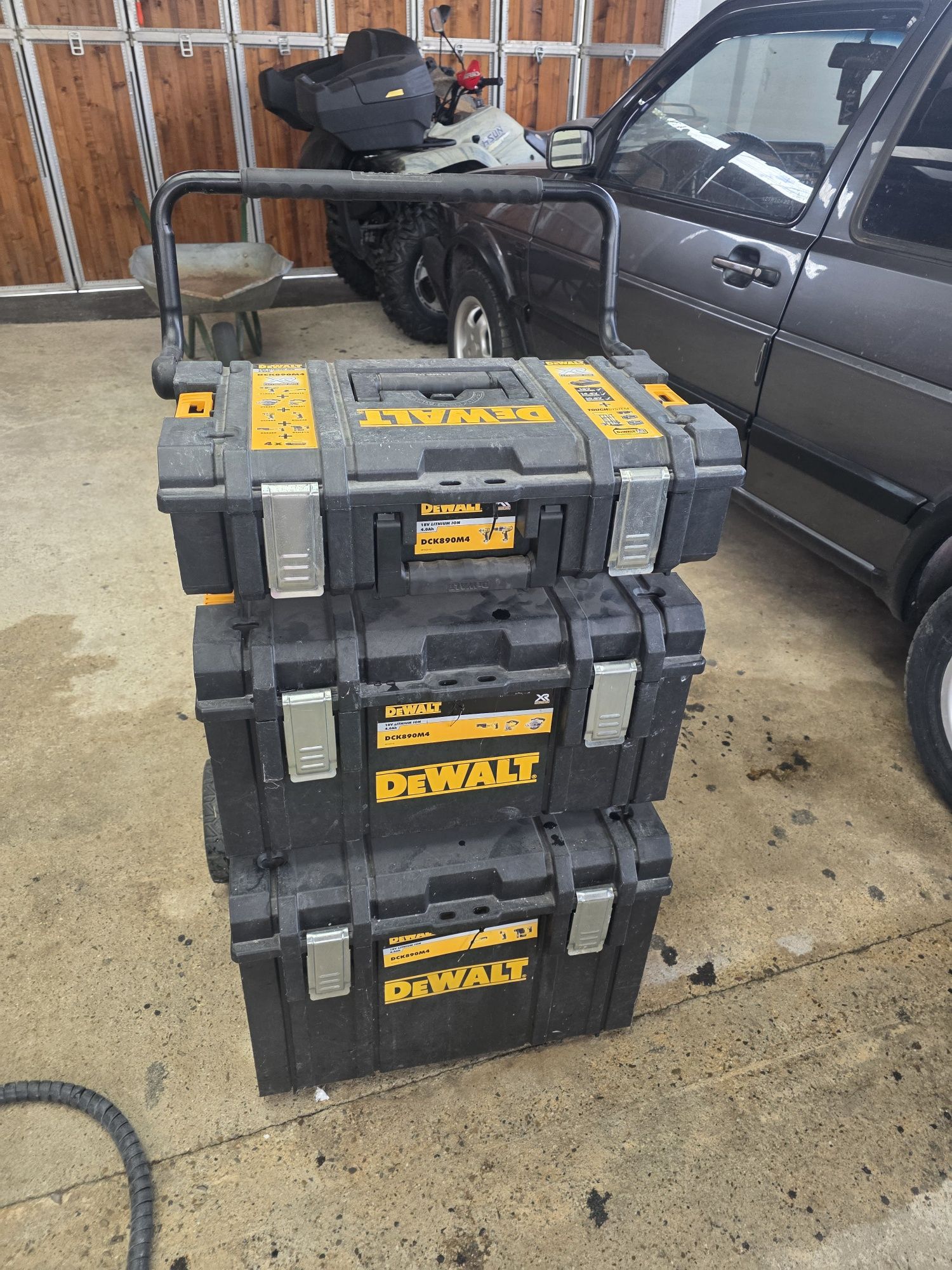 Куфар за инструменти Dewalt