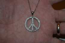 PANDANTIV + LANT ARGINT 925 - De firma SWAROVSKI - Make Peace Not War!