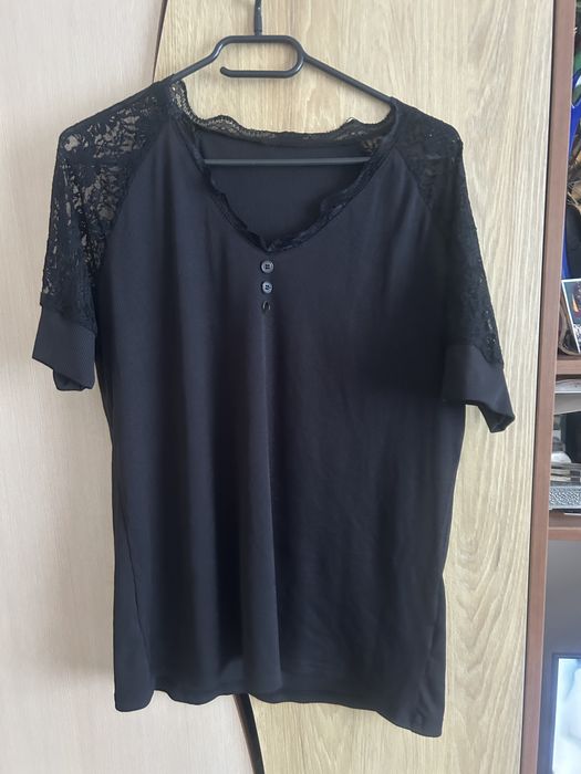 Стилна черна блуза