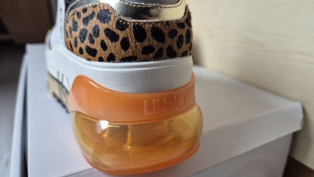 Liu Jo оригинални сникърси маратонки
Сникърси Air Maxi 2B BF1121 PX18