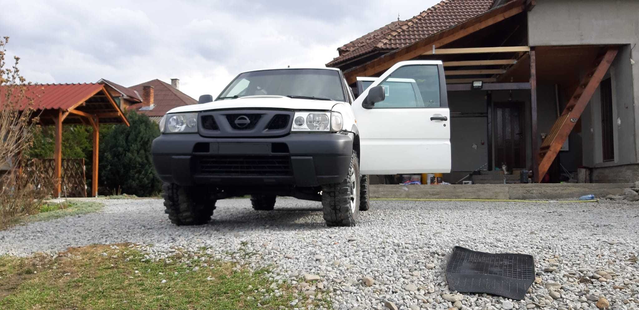 Nissan Terrano .