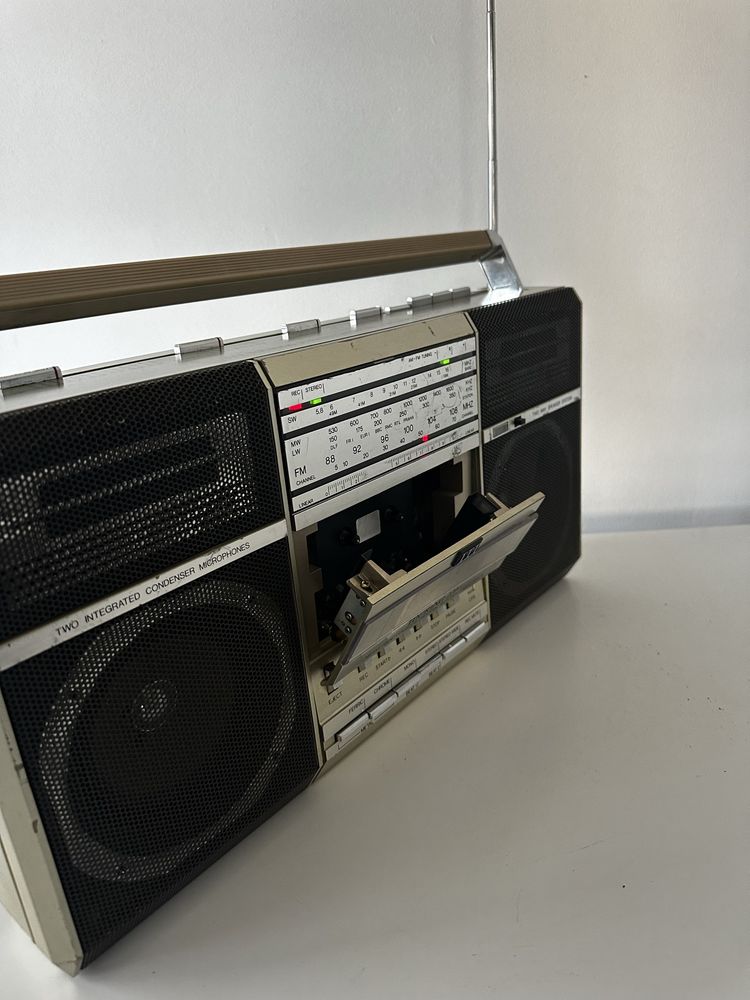 Vintage Radio Casetofon BoomBox ITT Touring 220