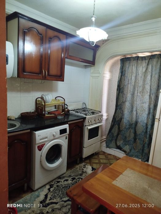 Ijaraga kvartira beriladi 1 xona 1etaj karimbek yonida