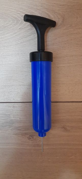 Pompa manuala pentru mingi si bicicleta, Nou!

Livrare în: Caraş-Seve