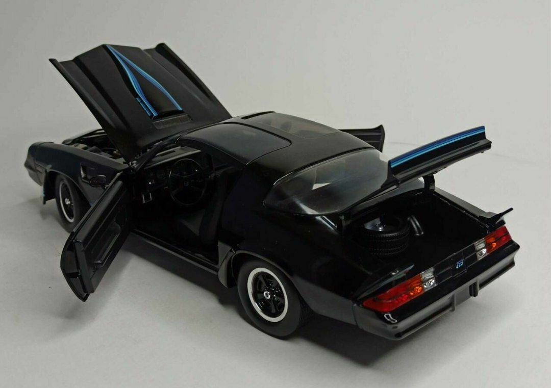 Модель Chevrolet Camaro Z28 1981 масштаб 1:18