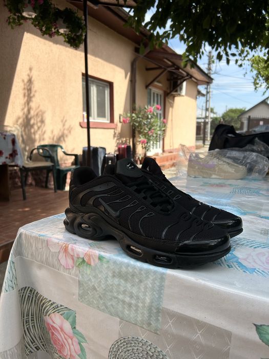 nike air max plus negru