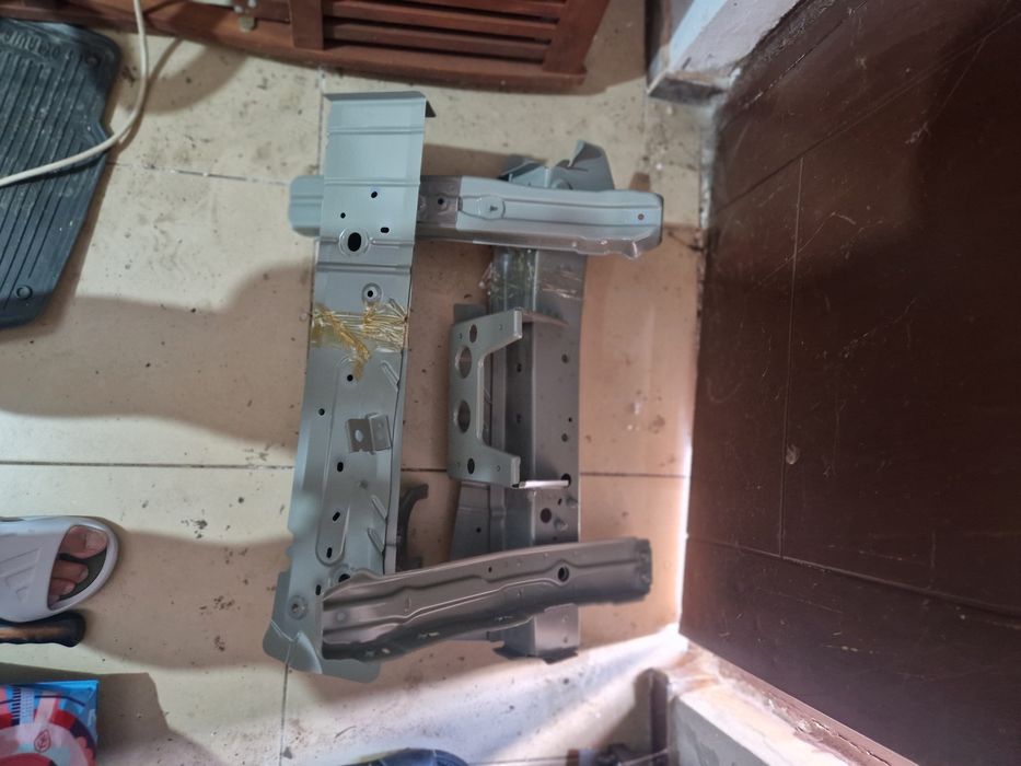 Lonjerone stânga dreapta noi complecte cadru motor aripi capota dacia