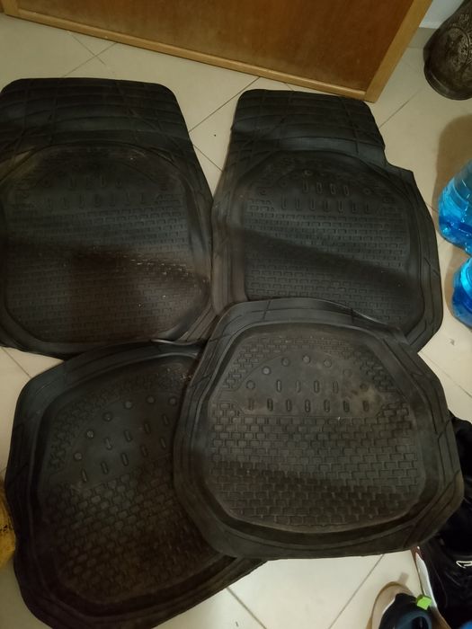 Универсални стелки за кола