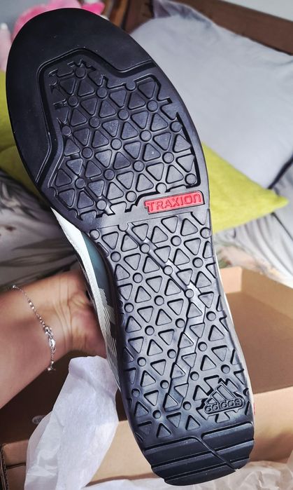 Чисто нови Adidas Terrex