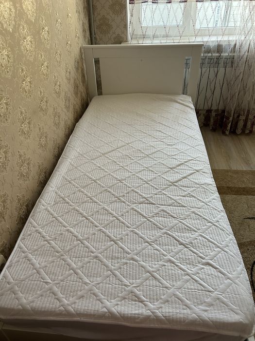 Кровать Икеа с матрасом