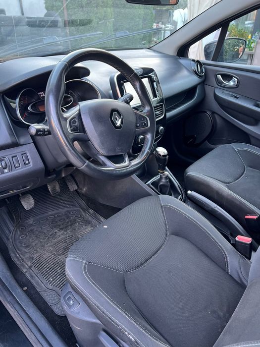 Vând Renault clio