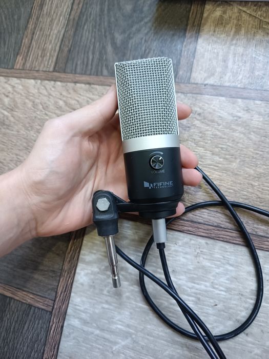 Продается студийный микрофон FIFINE