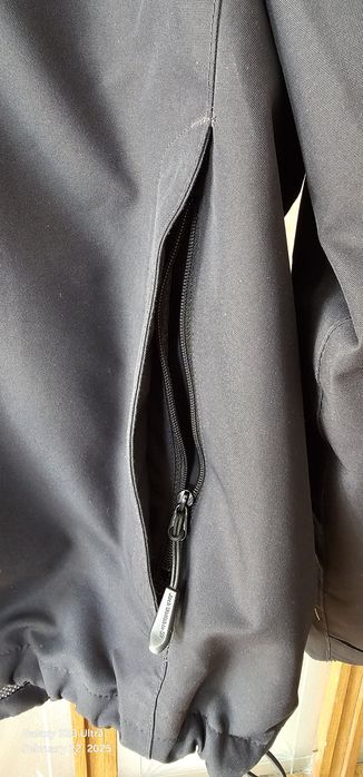 Jachetă Jack Wolfskin 3 în 1, neagră, M, ca nouă, polar detașabil
