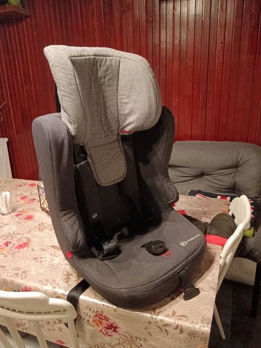 Vând scaun auto 9-36 kg