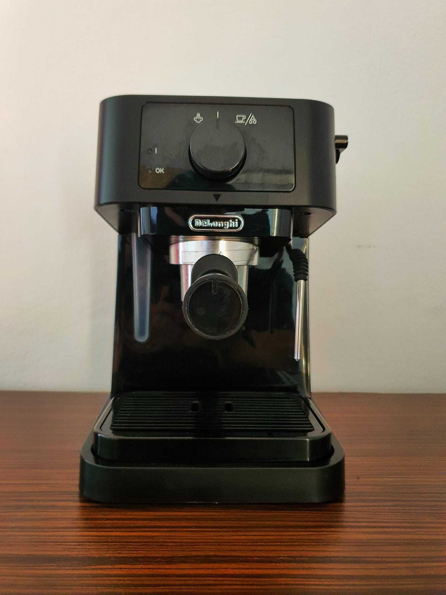 Espressor DeLonghi Stilosa