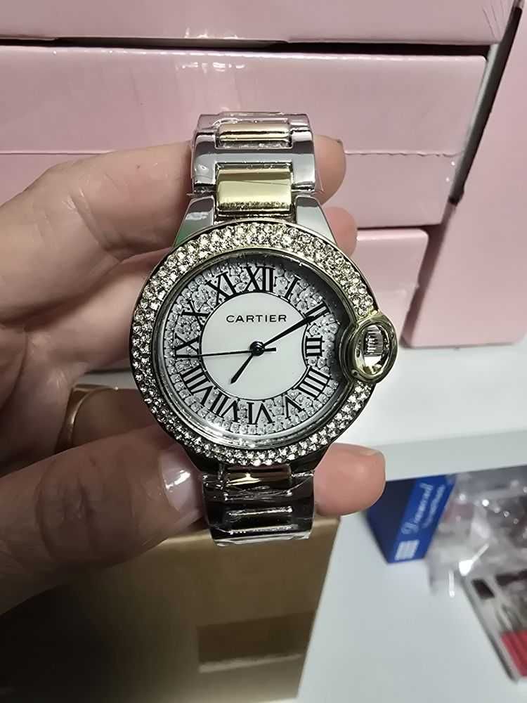 Часовник cartier, висок клас